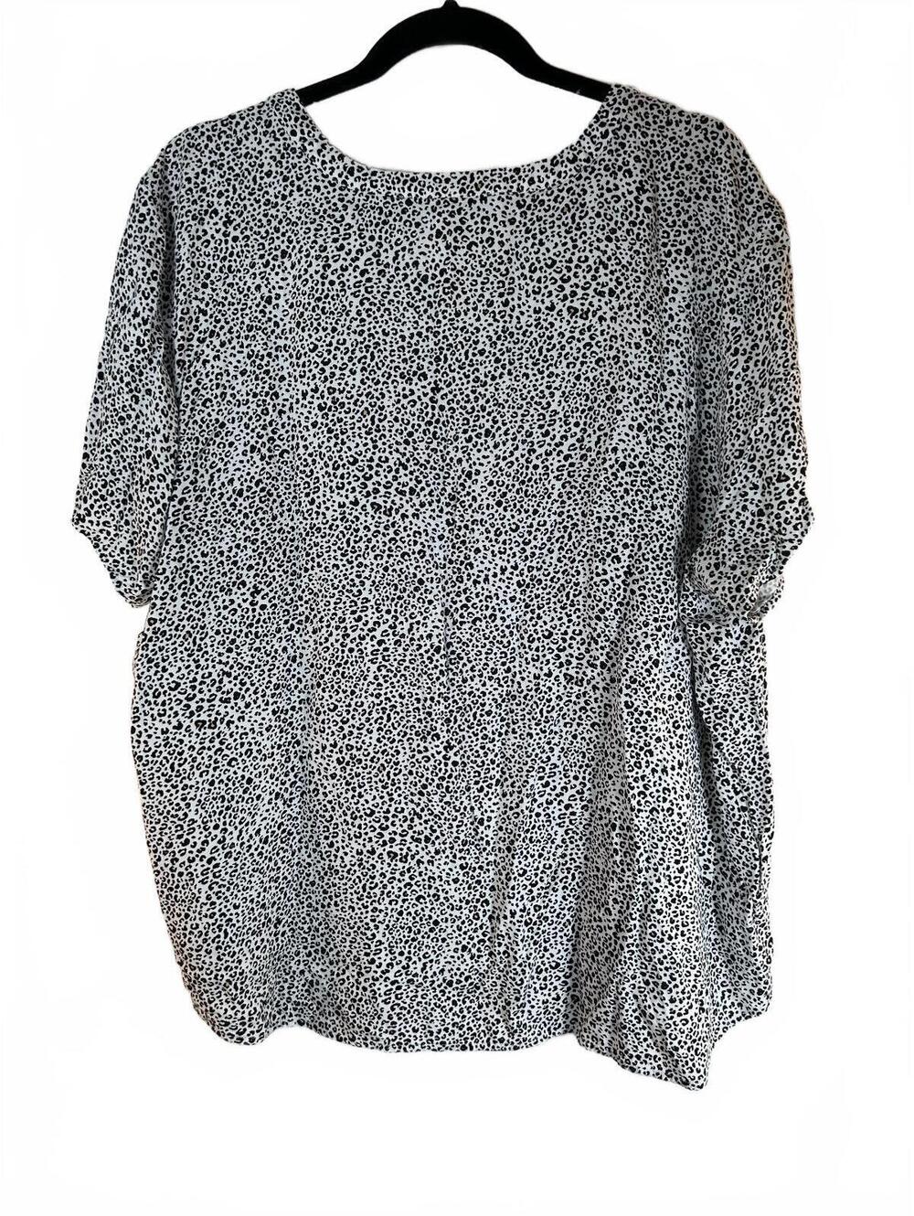 AMAZON ESSENTIALS Women’s Button Down Short Sleeve Leopard Print Top / Size: XXL - Picture 2 of 7